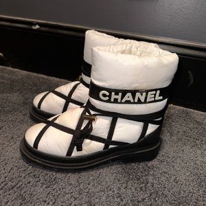 Chanel snow boots